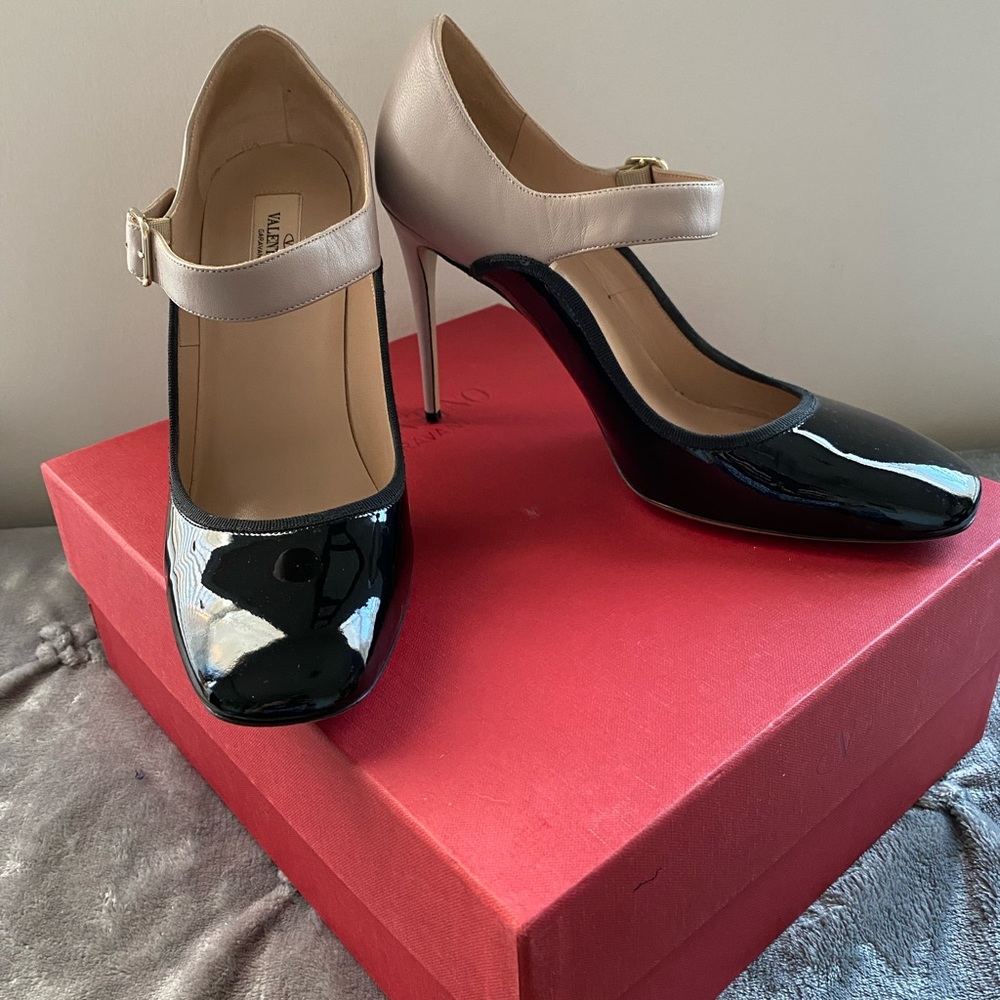 Valentino Garavani Mary Jane Pump